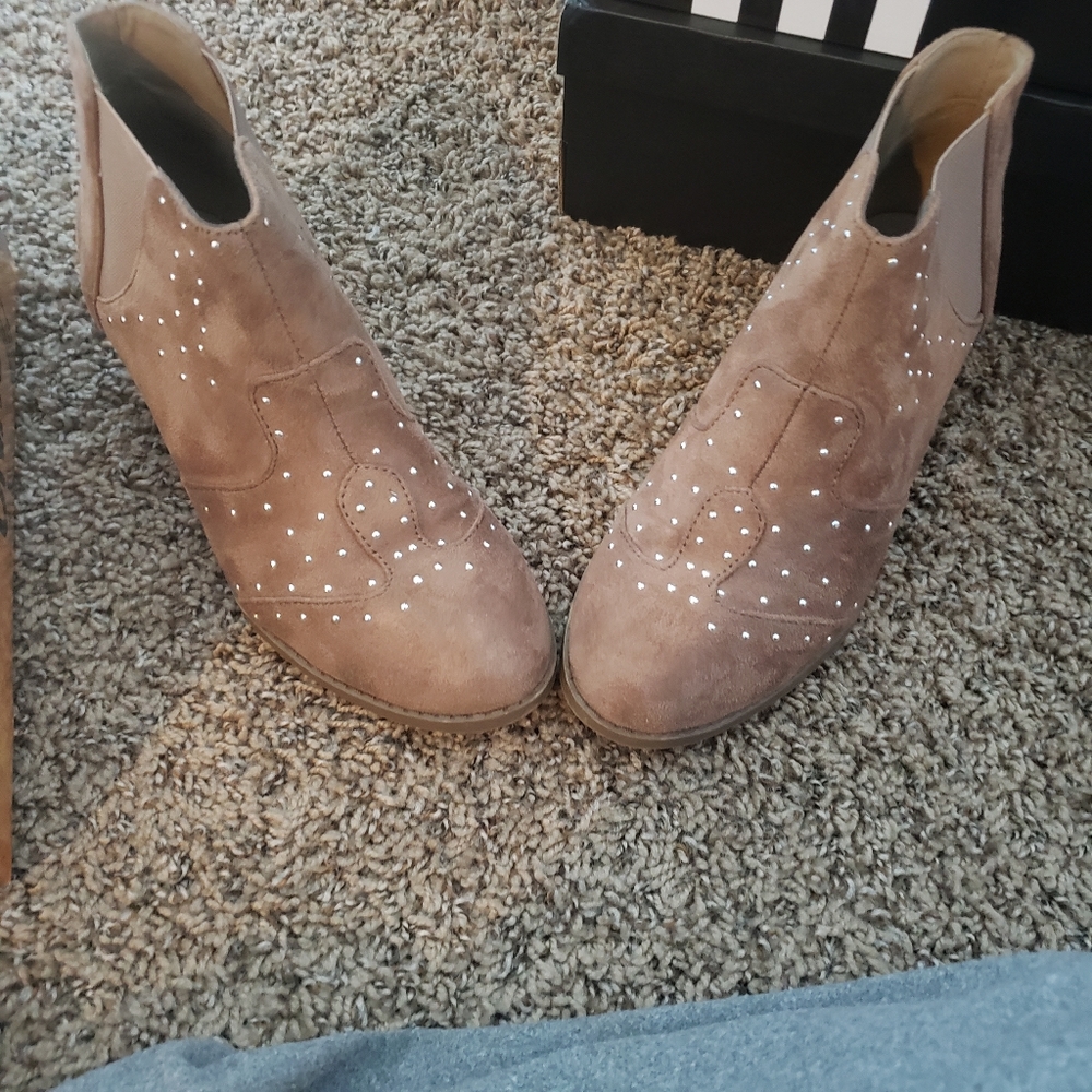 Unr8ed Boots